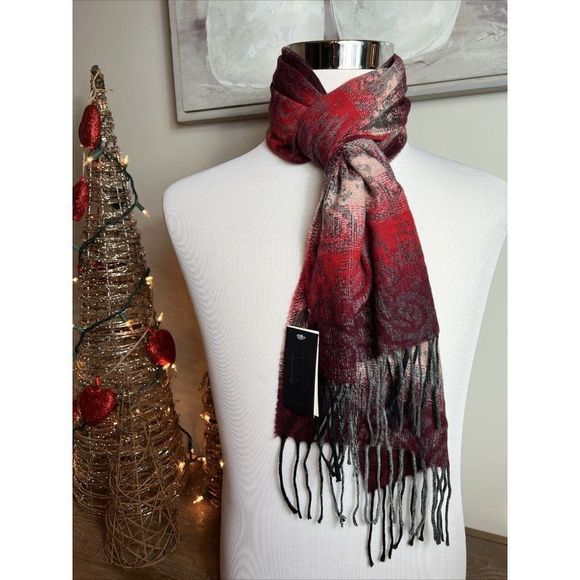 NWT Steve Madden Mid Weight Ombre Red Paisley Muffler Scarf $42 - Picture 1 of 6